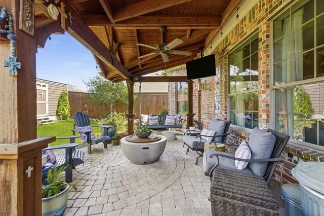 Photo of 404 Fairway Bluff Drive