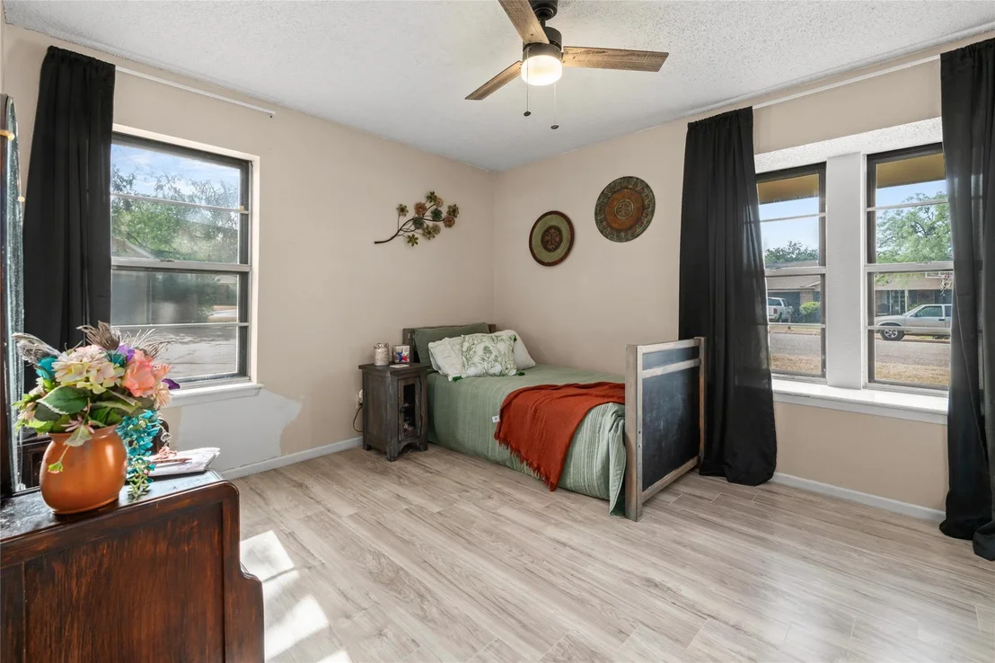 Photo of 1017 Chriswood Drive