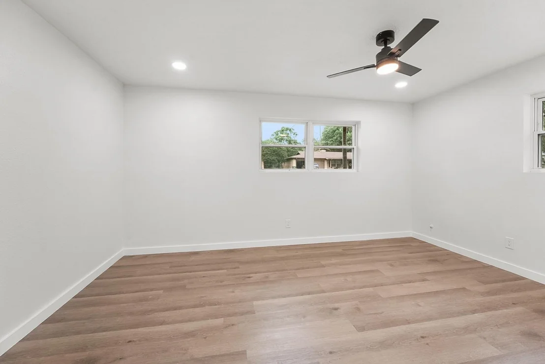 Photo of 861 Woodcrest Drive