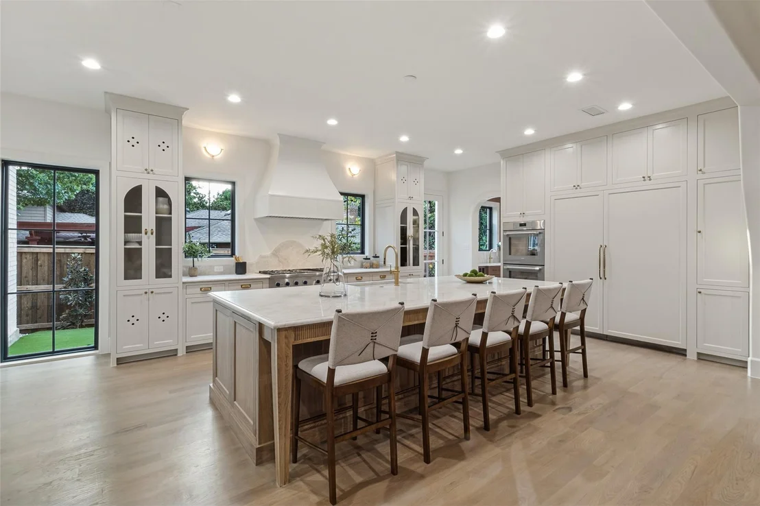 Photo of 6910 Wabash Circle