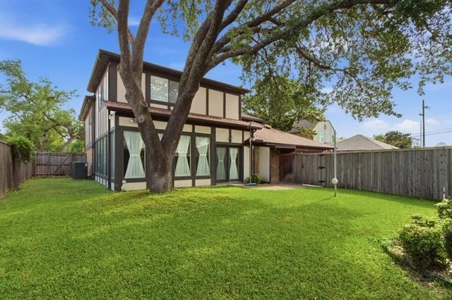 Photo of 1218 Stratford Drive