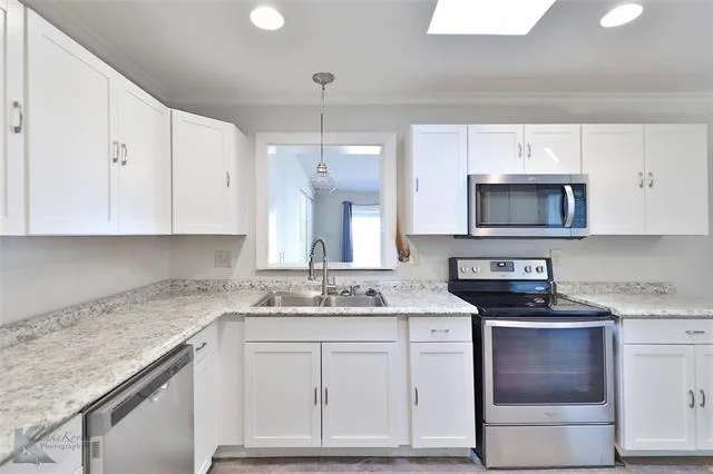 Photo of 1066 Westridge Drive