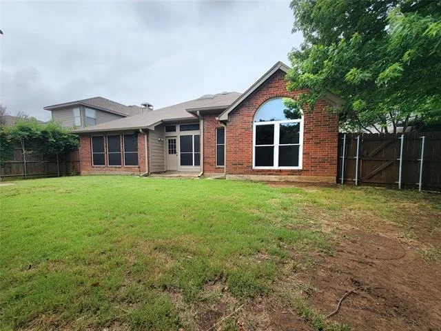 Photo of 1604 Knoll Ridge Circle