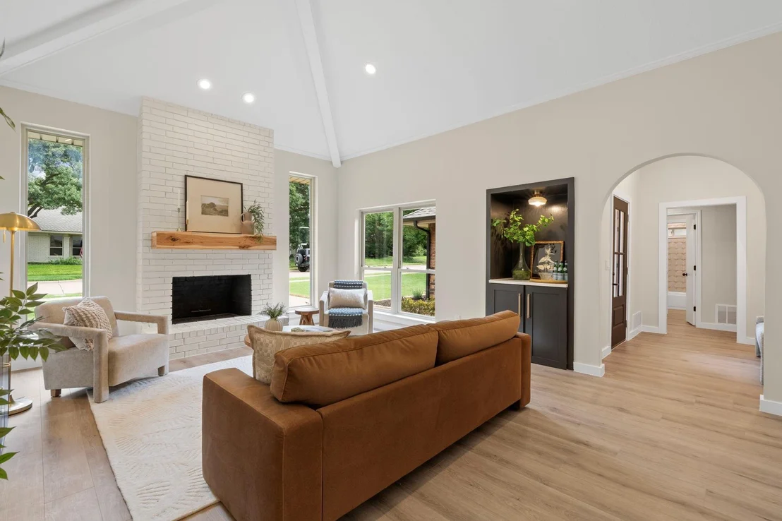 Photo of 2202 Silver Holly Lane