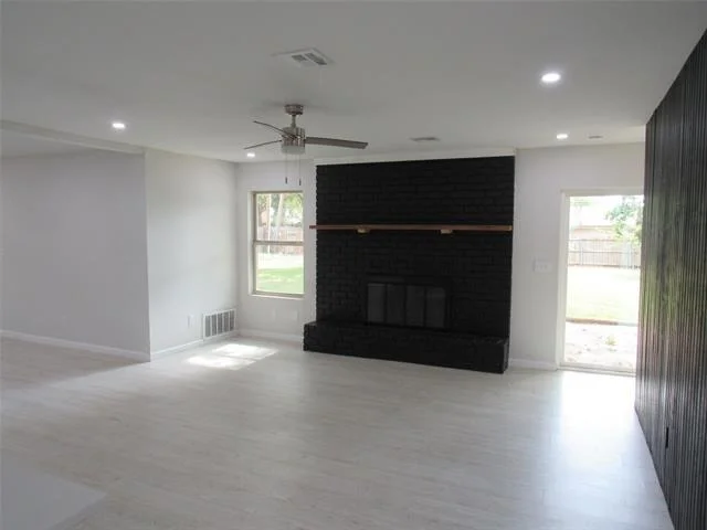 Photo of 321 Crescent Drive