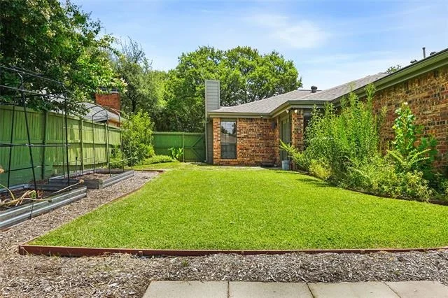 Photo of 14815 Surveyor Boulevard