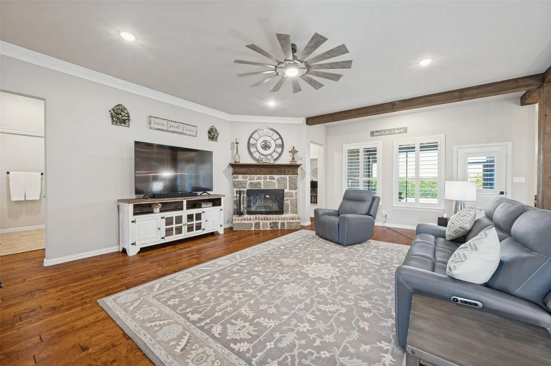 Photo of 4515 County Road 494