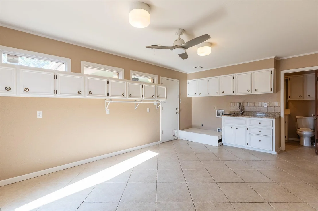 Photo of 55 Surrey Square
