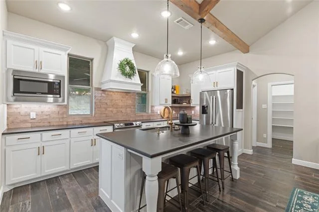 Photo of 916 Silverleaf Drive