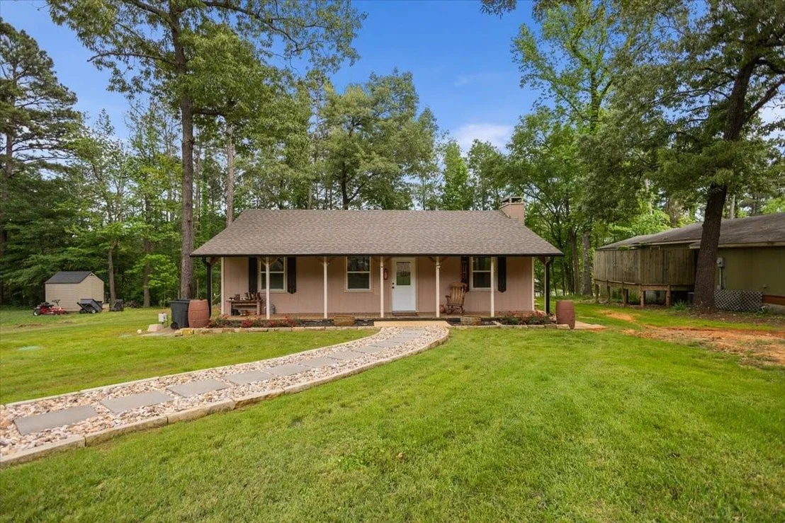 Photo of 1507 E Tanglewood Drive