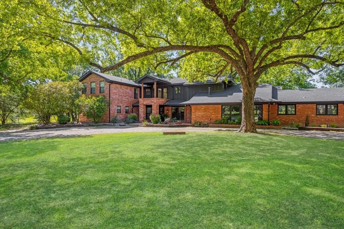 Photo of 1000 Yorkshire Drive