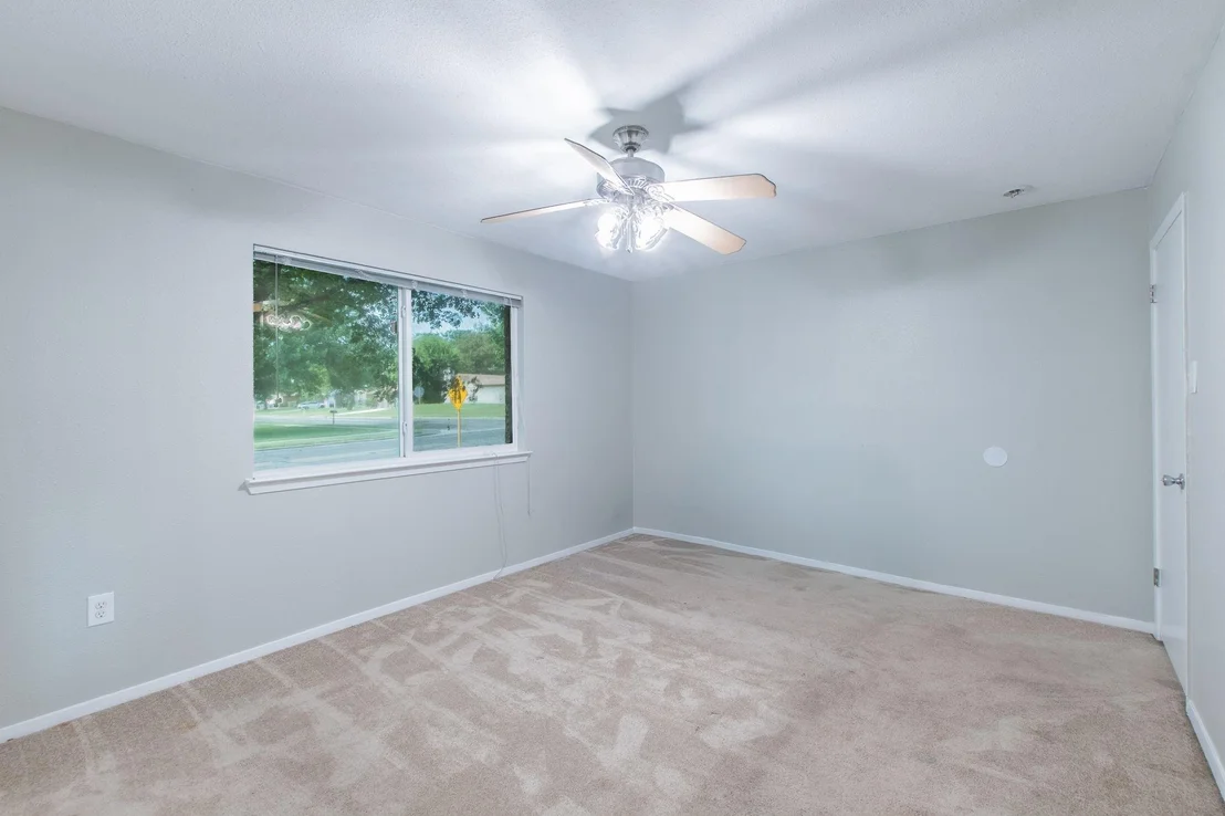 Photo of 2911 Persimmon Drive