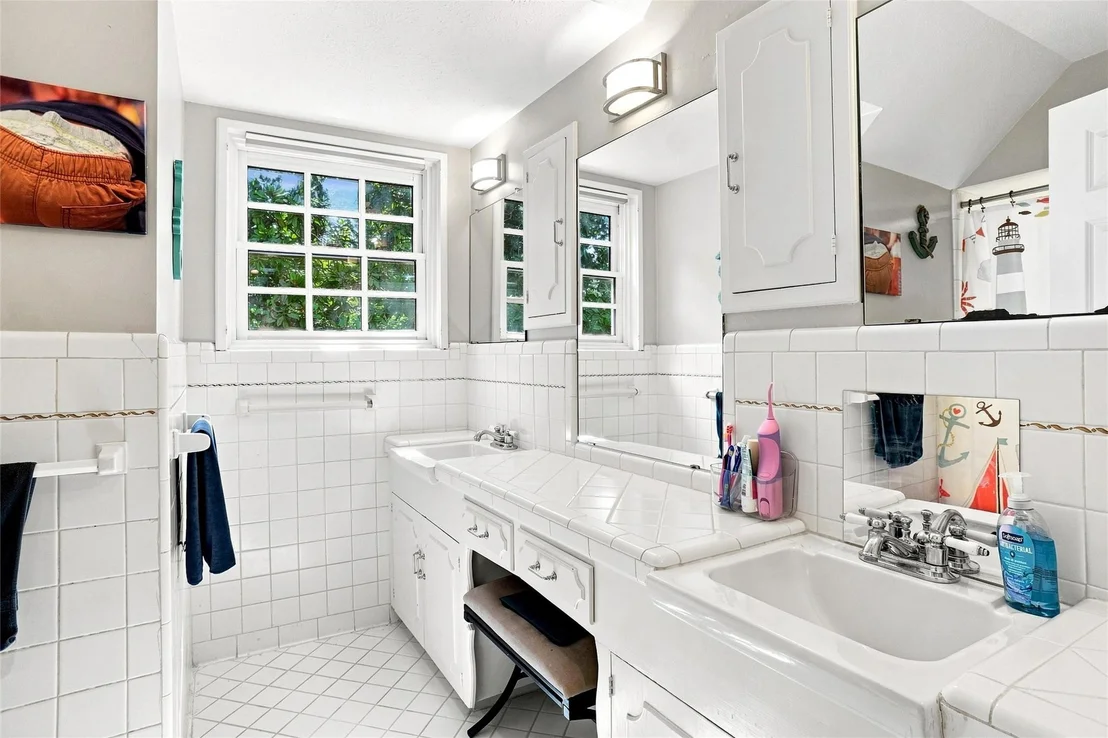 Photo of 933 Blue Lake Circle