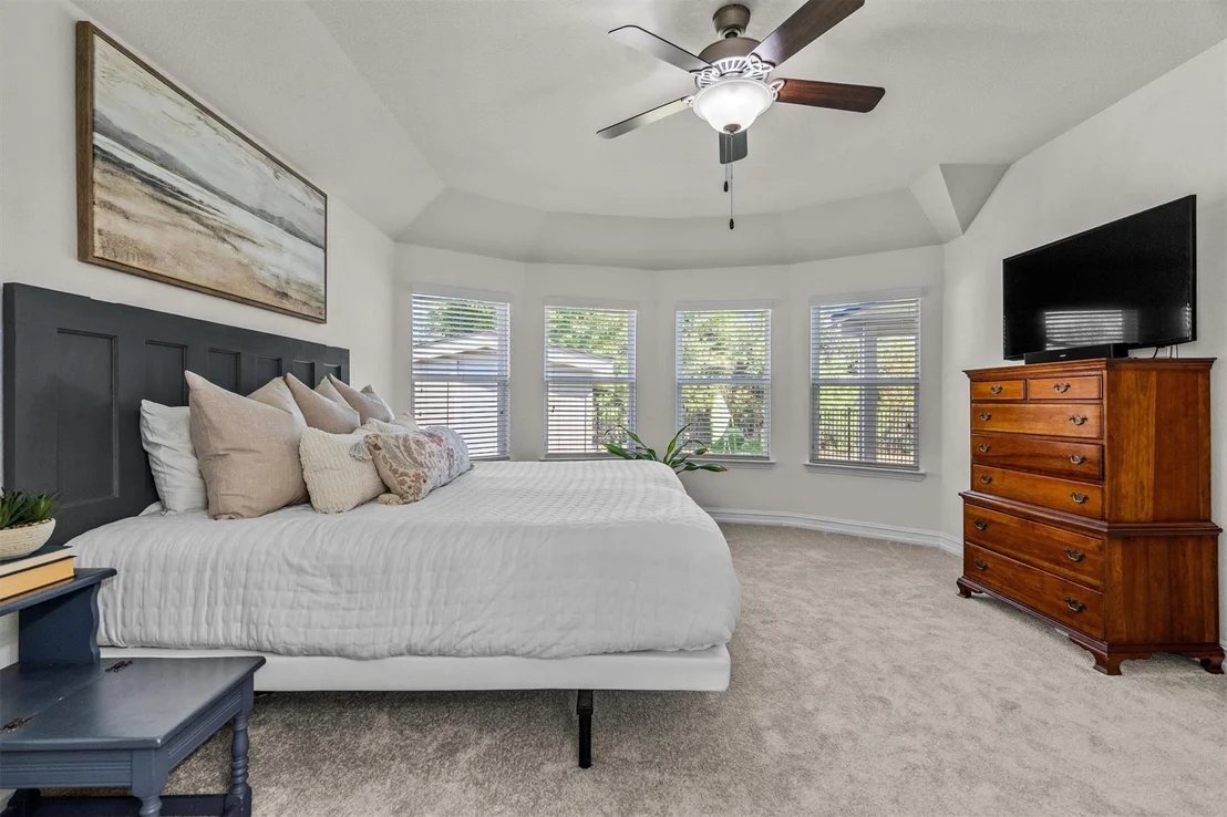 Photo of 6424 Roaring Creek