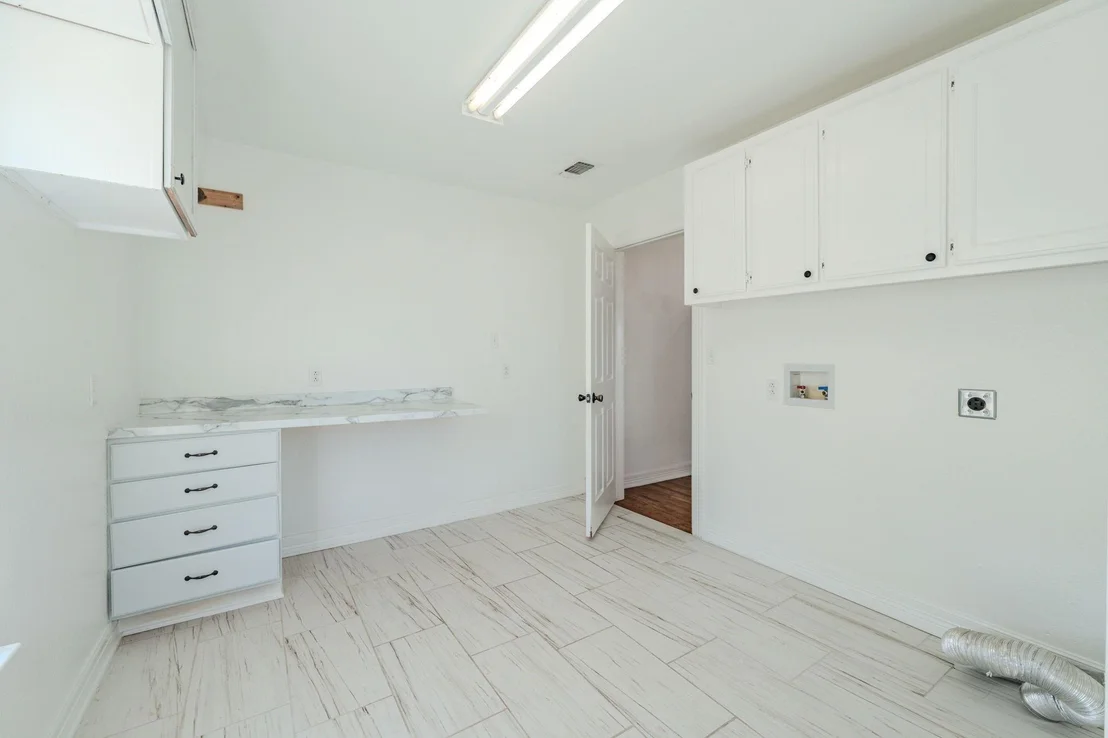 Photo of 688 Private Road 1152