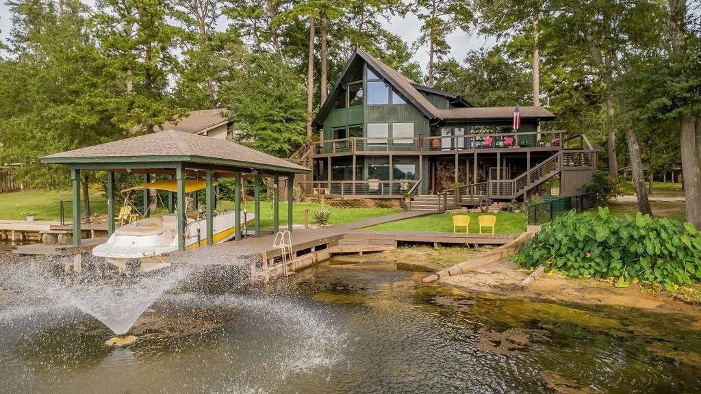 Photo of 334 Hideaway Lane Central