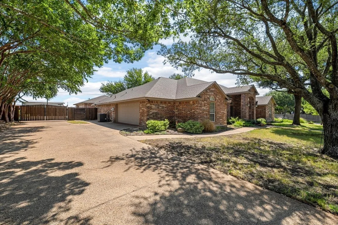 Photo of 2324 Paddington Way