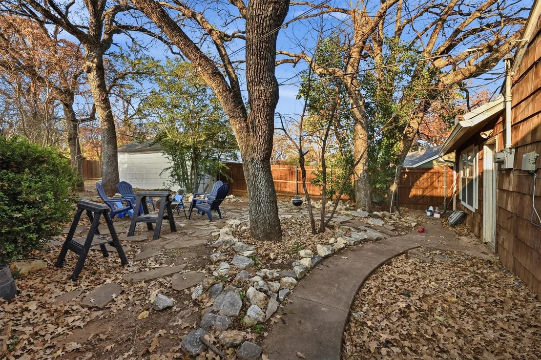 Photo of 2129 Cardinal Lane