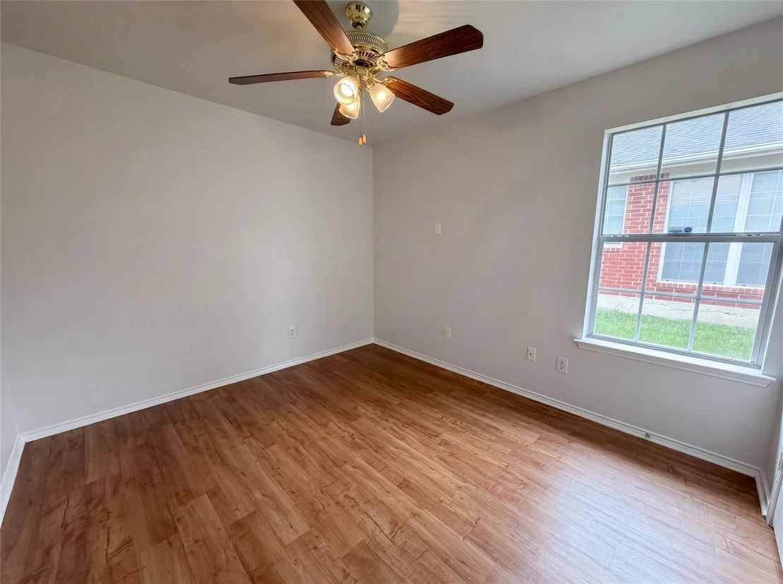 Photo of 5432 Nuthatch Street