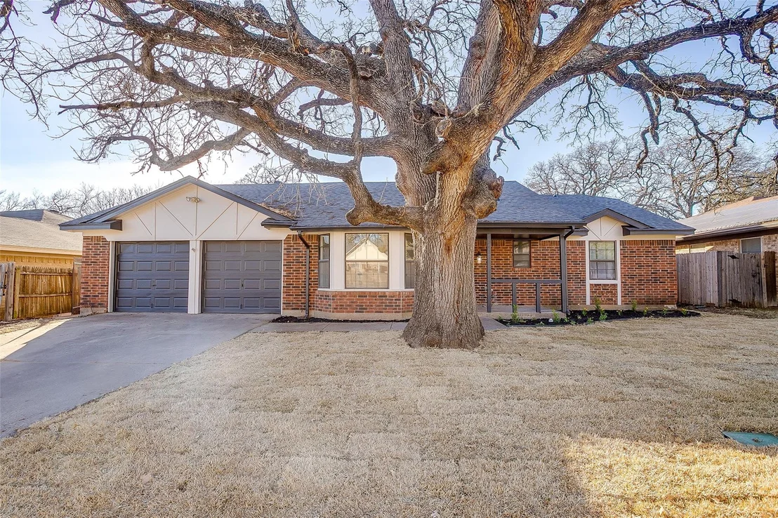 Photo of 2421 Meadow View
