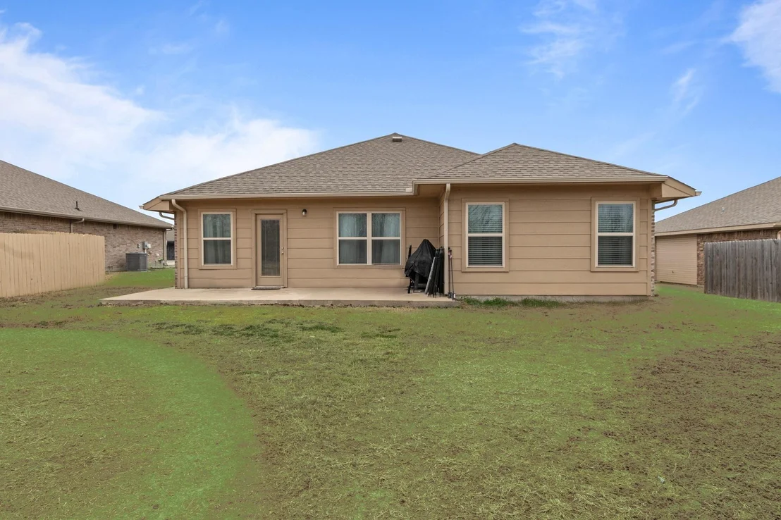 Photo of 115 Oak Springs Loop