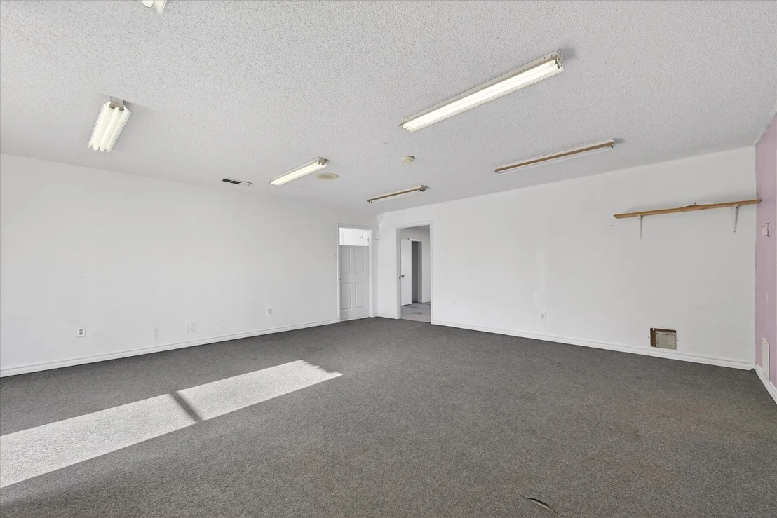 Photo of 611 W Spring Valley Road