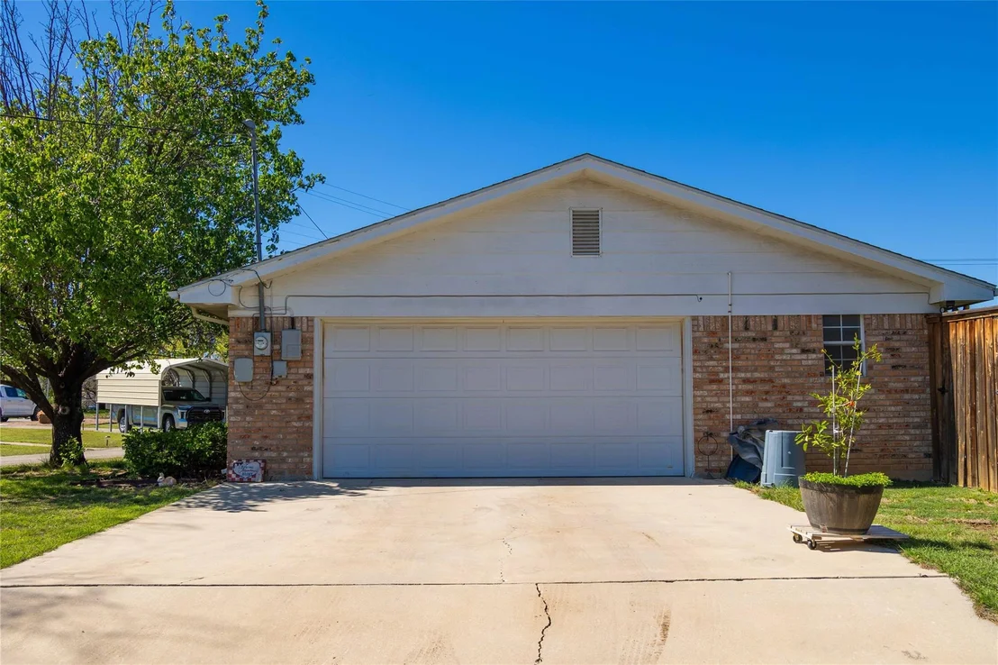Photo of 1600 Shaw Drive