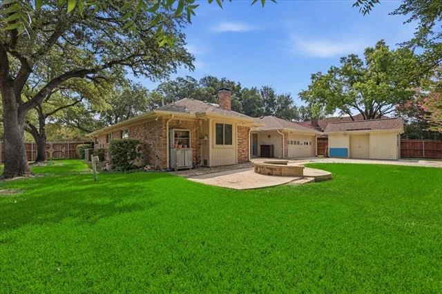 Photo of 1100 Yorkshire Drive