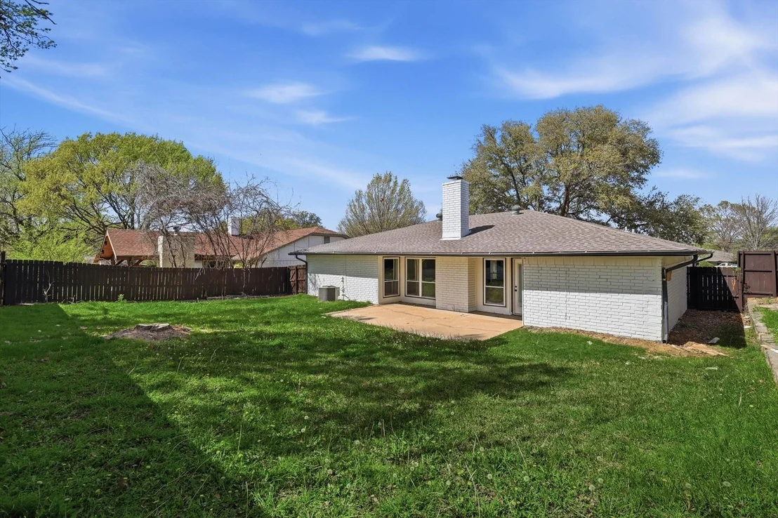 Photo of 2211 Sierra Drive
