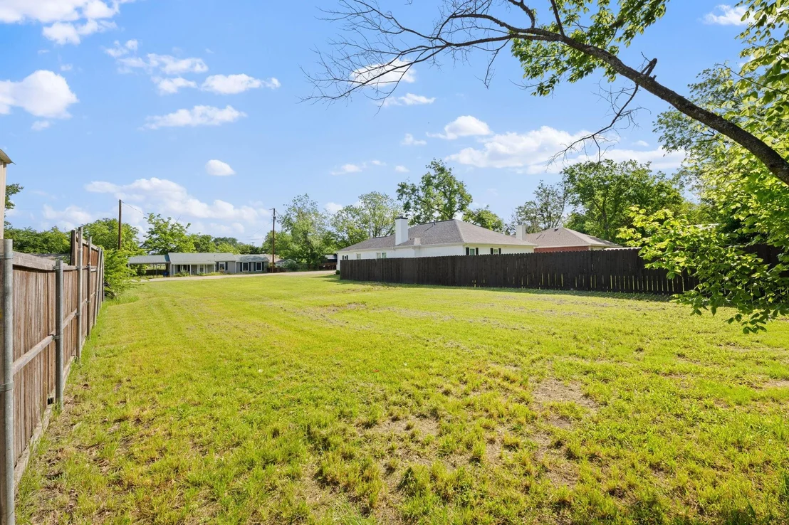 Photo of 405 E Maple Street