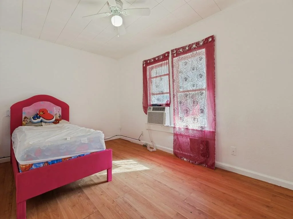 Photo of 2009 Pecan Street