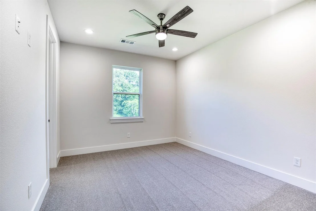 Photo of 1044 Hidden Oaks Drive