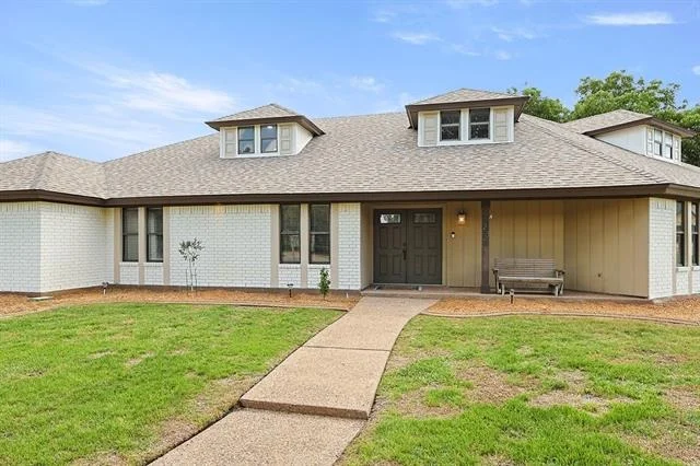 Photo of 23 Fairway Oaks Boulevard