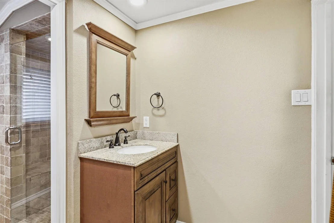 Photo of 806 Waggoner Drive