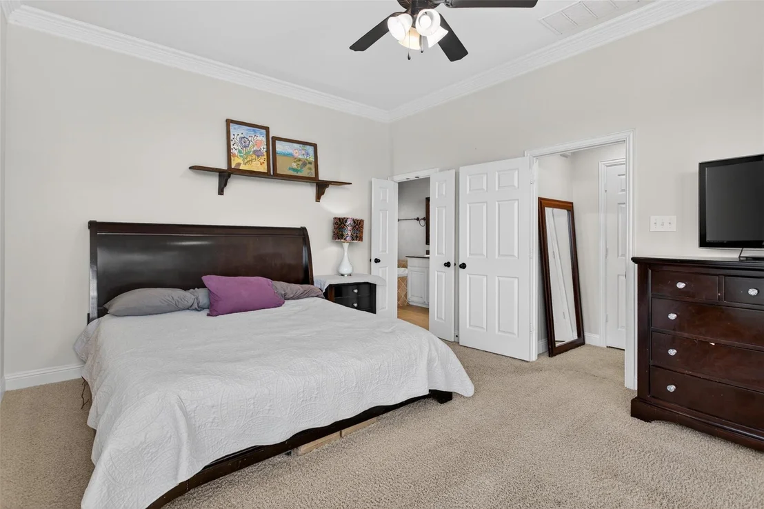 Photo of 1013 Somerset Circle