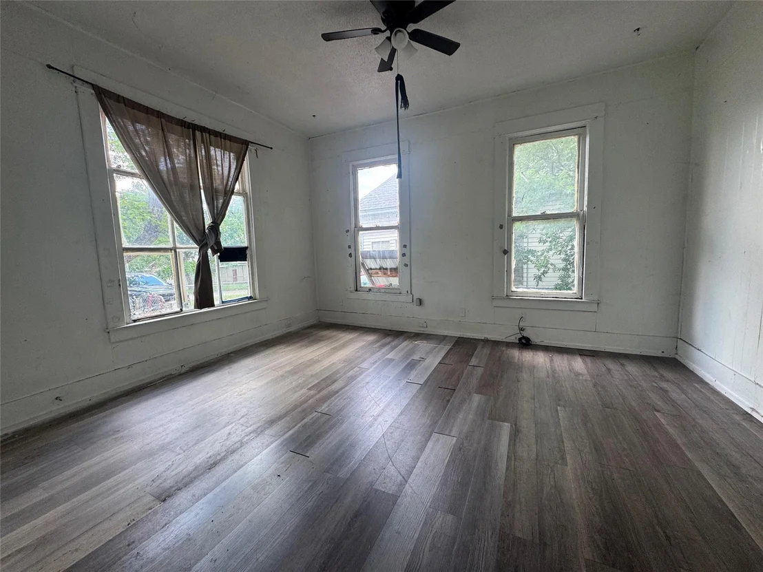 Photo of 1913 Homan Avenue
