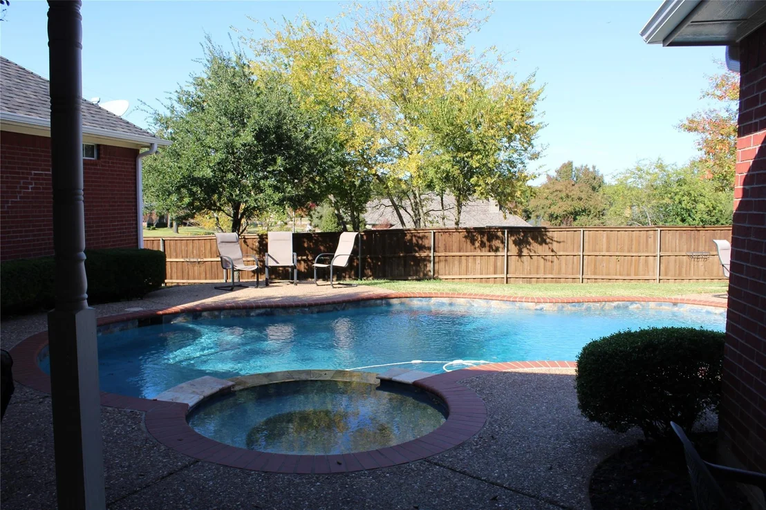 Photo of 2131 Deer Run