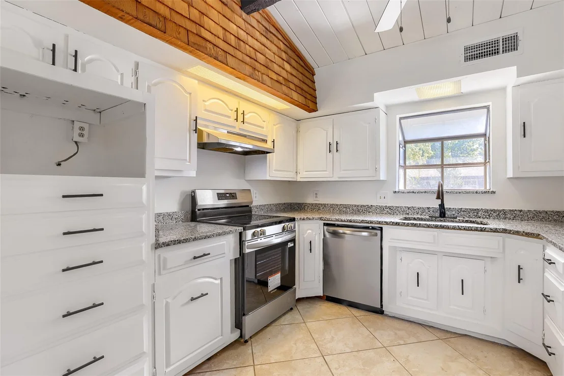 Photo of 741 Greenhaven Drive