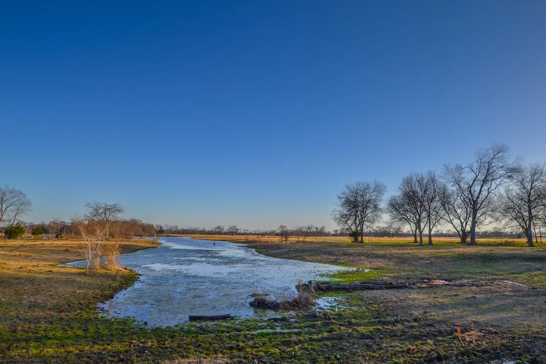 Photo of 1392 E US Highway 69