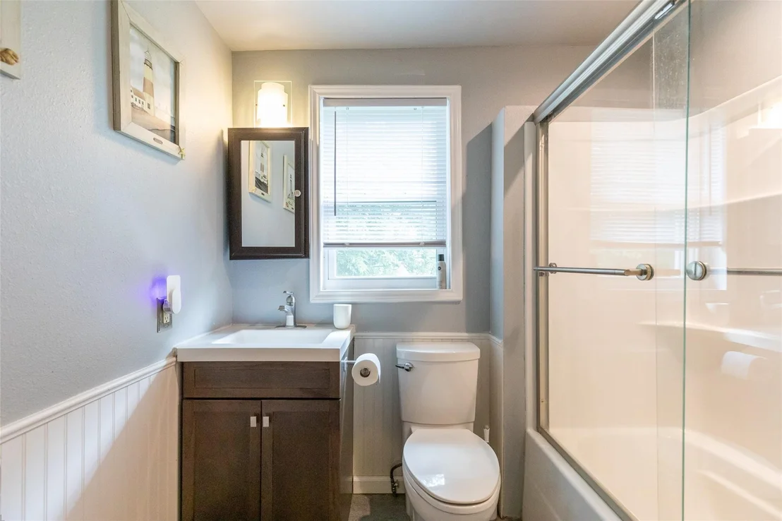 Photo of 9732 Cove Road