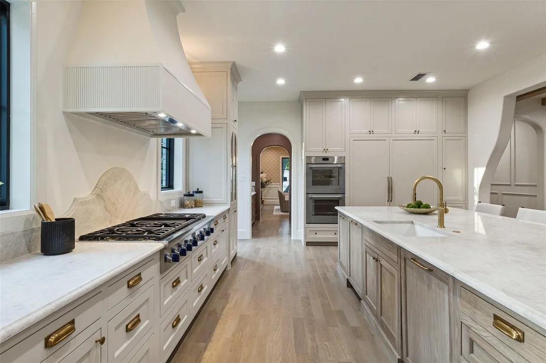 Photo of 6910 Wabash Circle