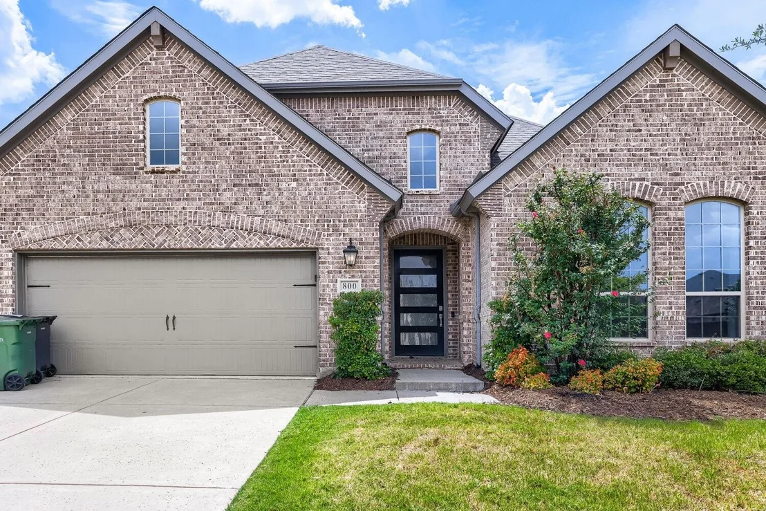 Photo of 800 Agave Drive