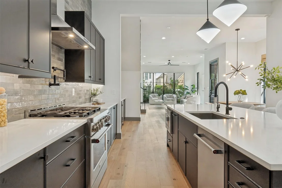 Photo of 3716 W Beverly Drive