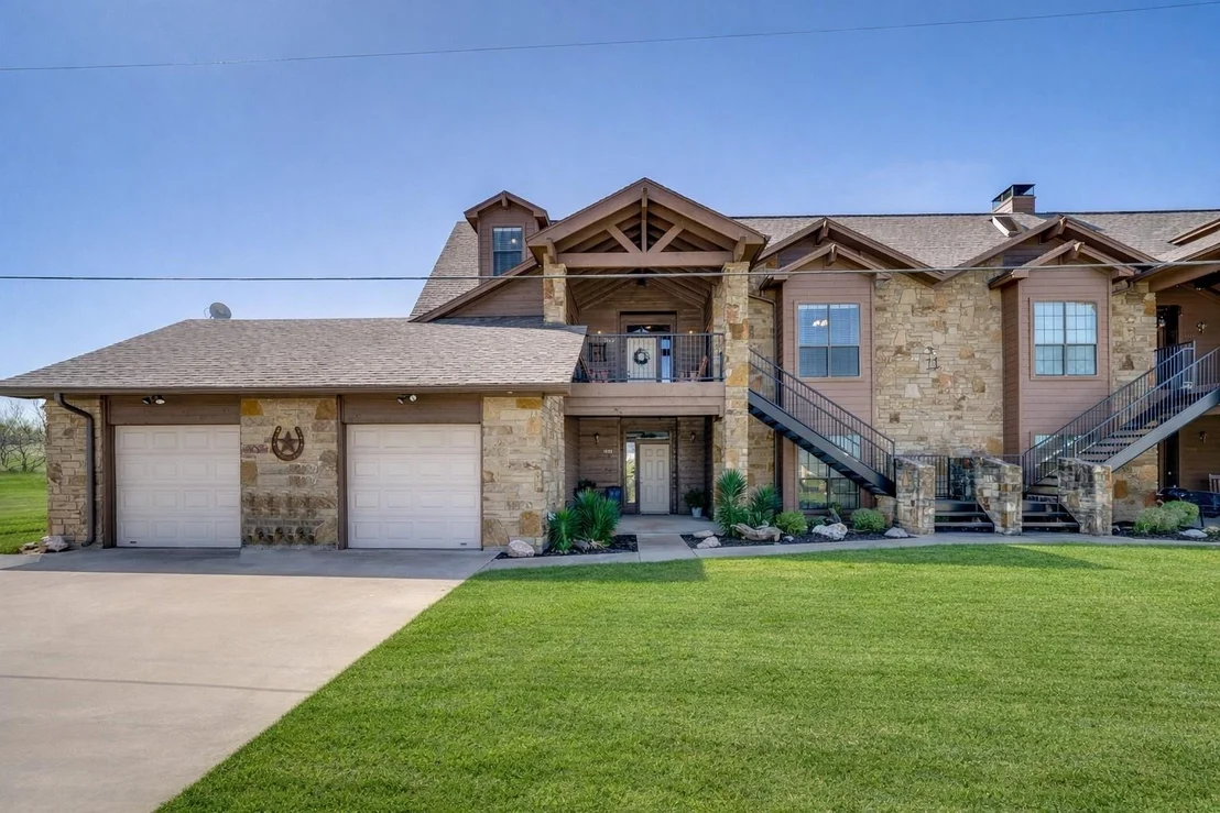 Photo of 1102 Eagle Point Circle