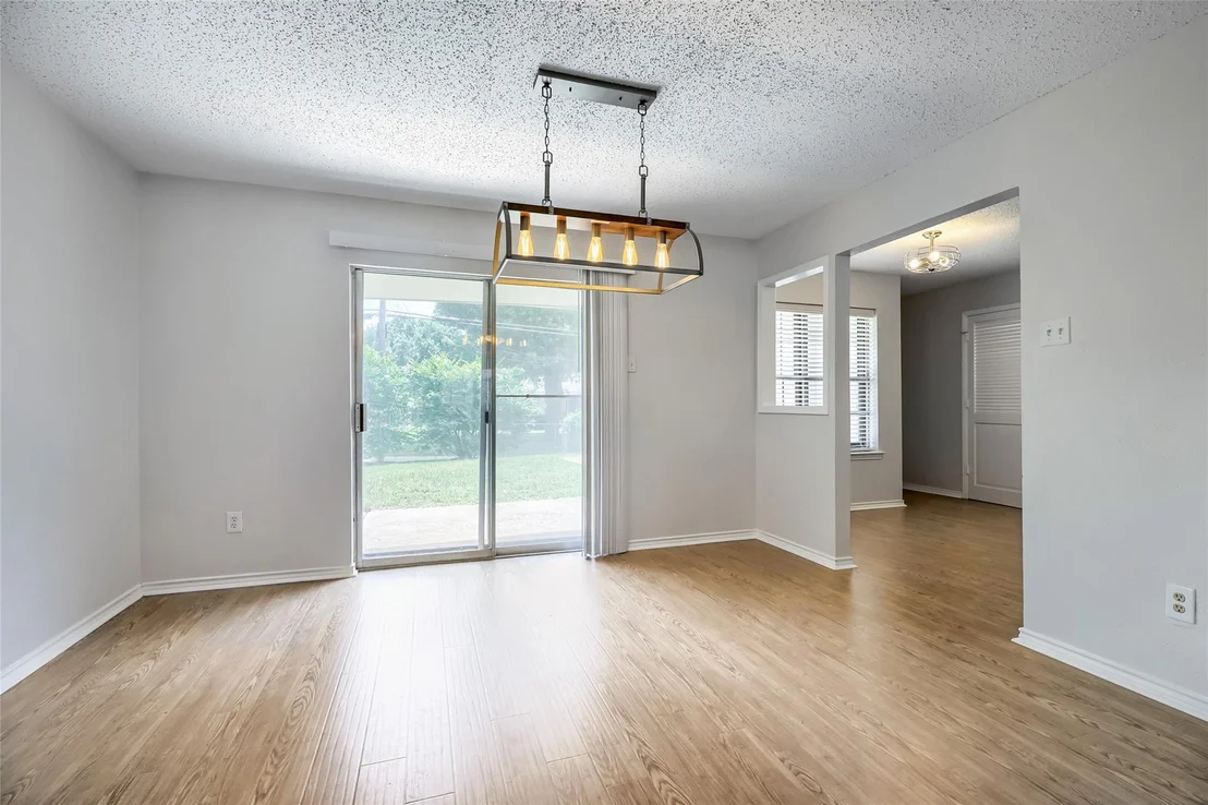 Photo of 814 Oakbluff Drive