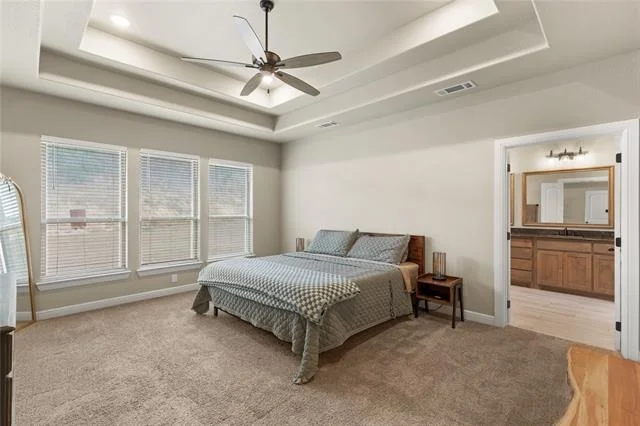 Photo of 916 Silverleaf Drive