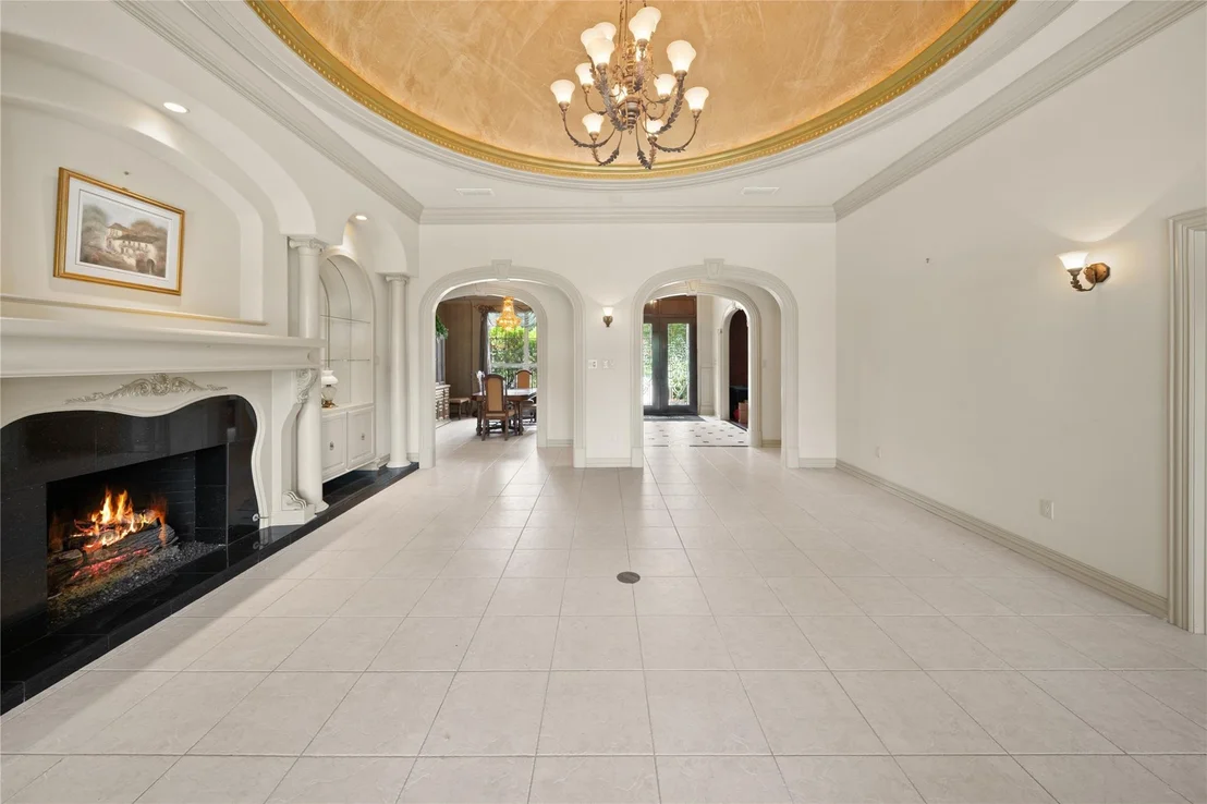 Photo of 7402 Hollytree Drive