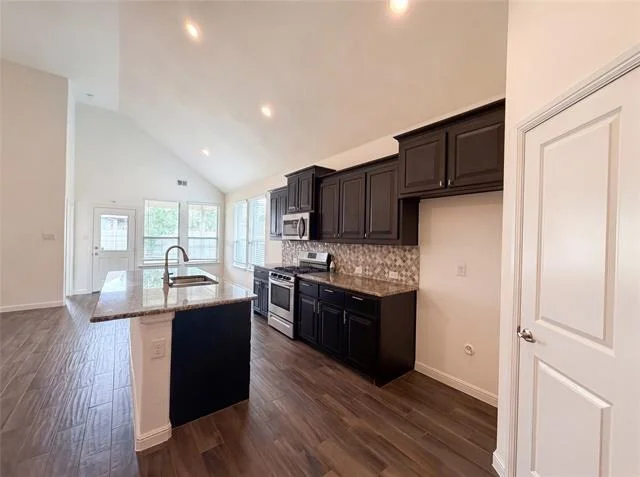 Photo of 929 Dove Cove