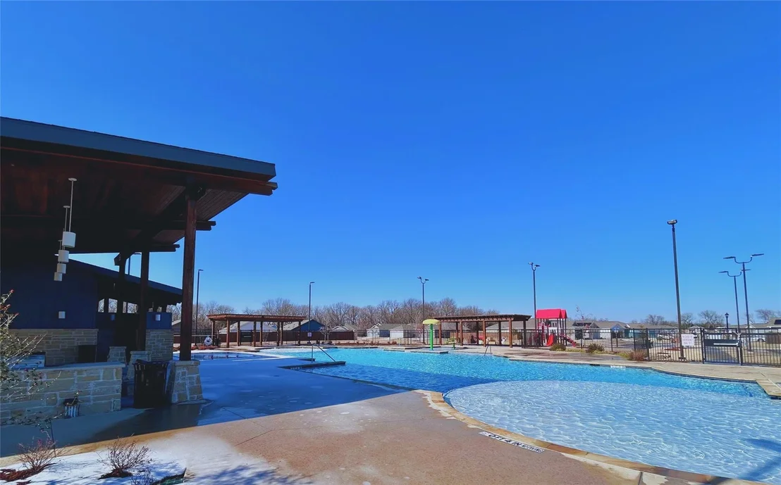 Photo of 902 Blue Heron Drive