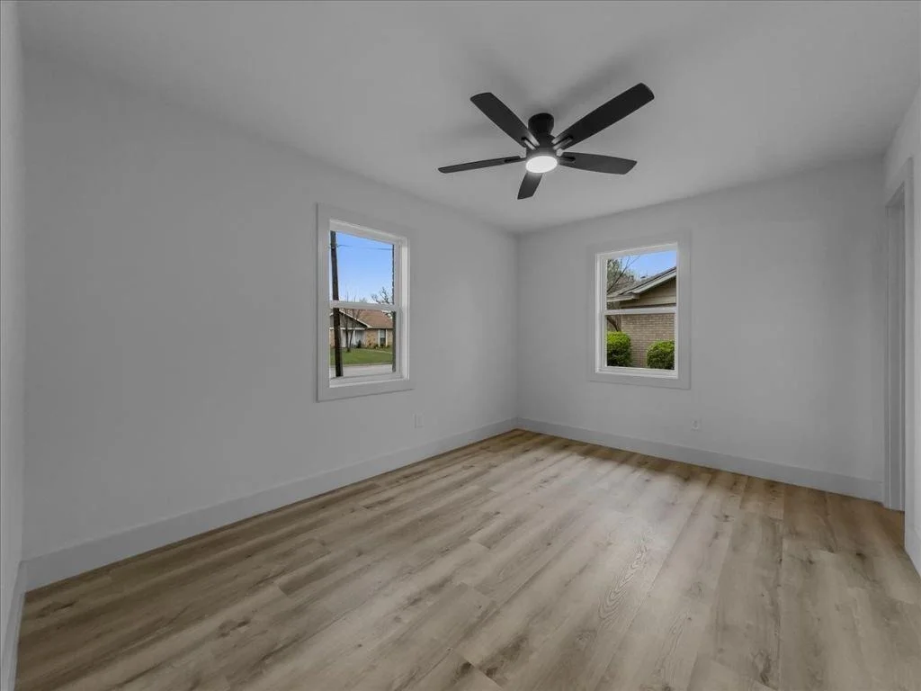 Photo of 802 Nl Robinson Drive